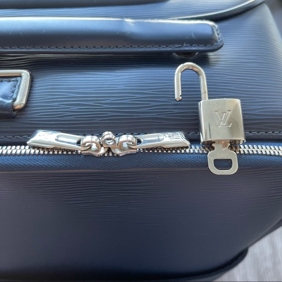 Louis Vuitton PÉGASE LÉGÈRE 55 BUSINESS - Picture 9 of 13